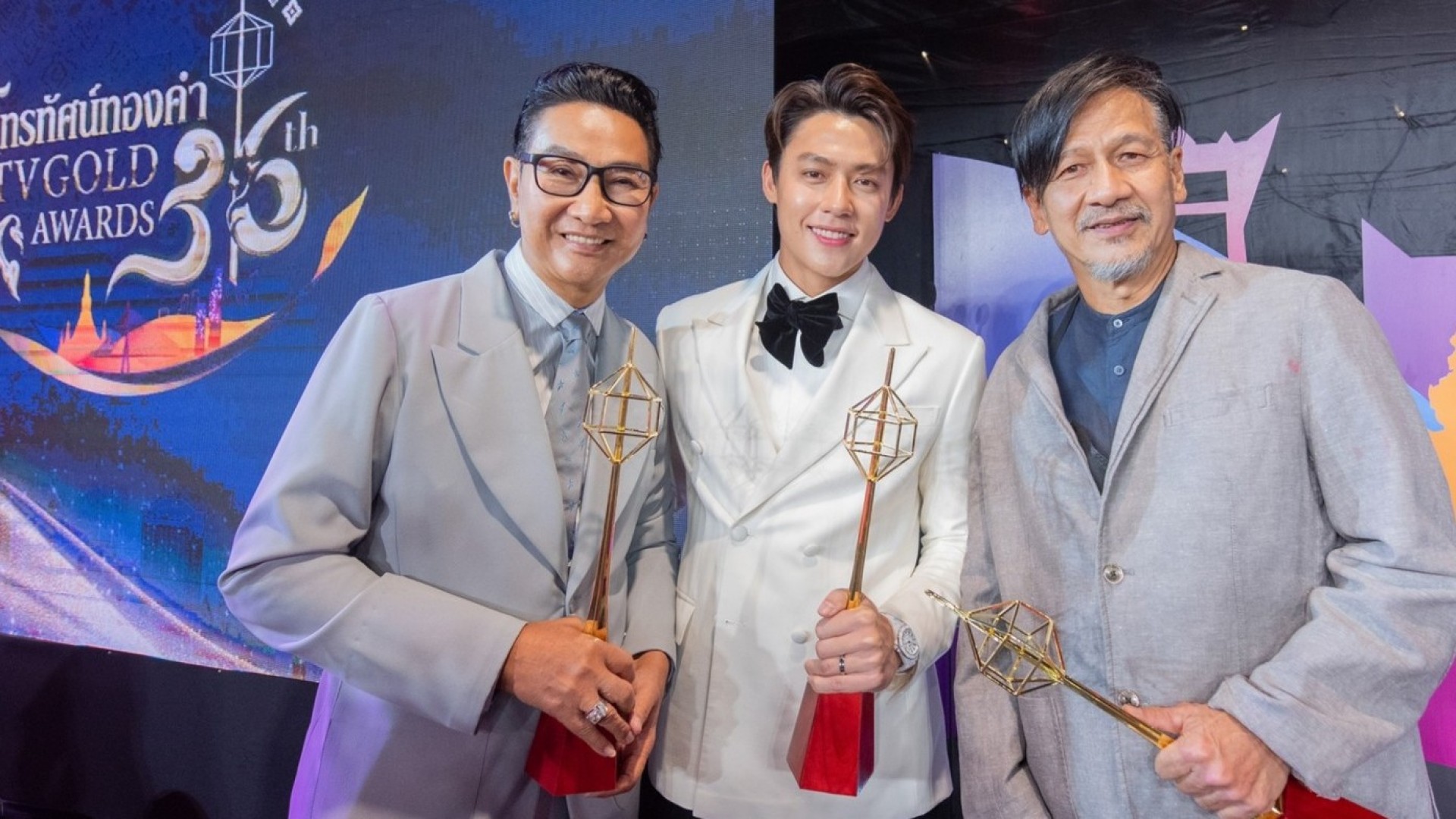 “หมาก ปริญ-โบว์ เมลดา” นำทีม ช่อง 3 ยกขบวนรับรางวัล โทรทัศน์ทองคำ “36”