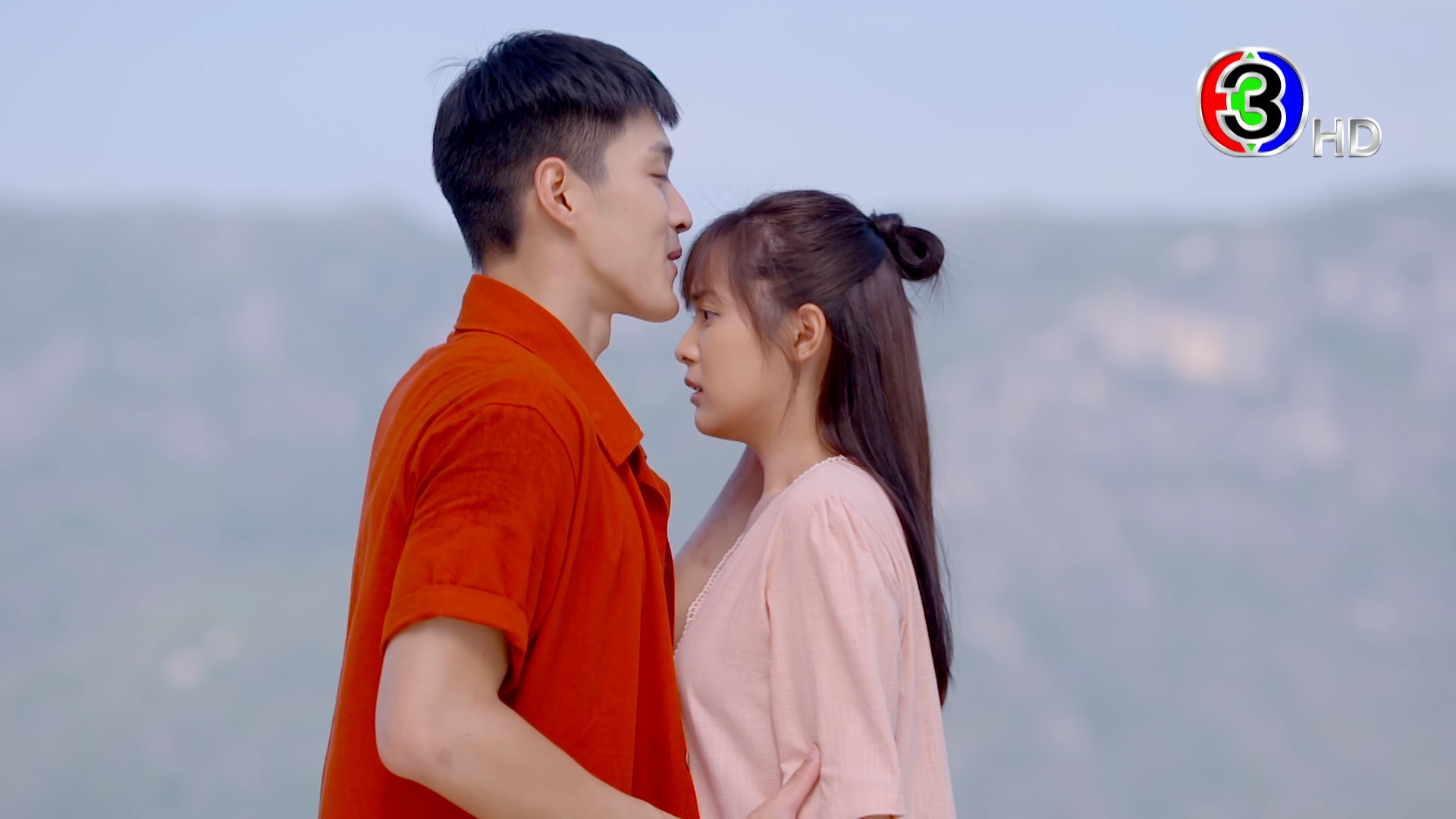 ผู้สาวคนใด๋ ฮักอ้ายกันน้อ!...ถ้าอยากฮู้ กะท่าเบิ่งเอง..เร็ว ๆ นี้