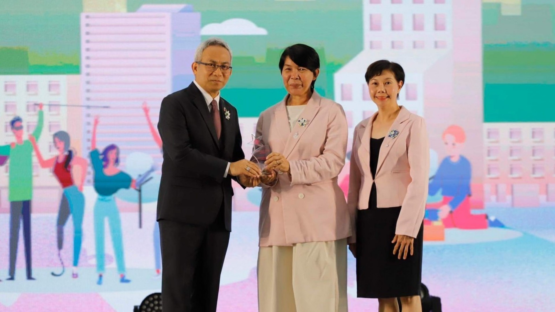 ช่อง 3 รับรางวัลสื่อมวลชนสร้างสรรค์เพื่อส่งเสริมคนพิการ ปี 2566