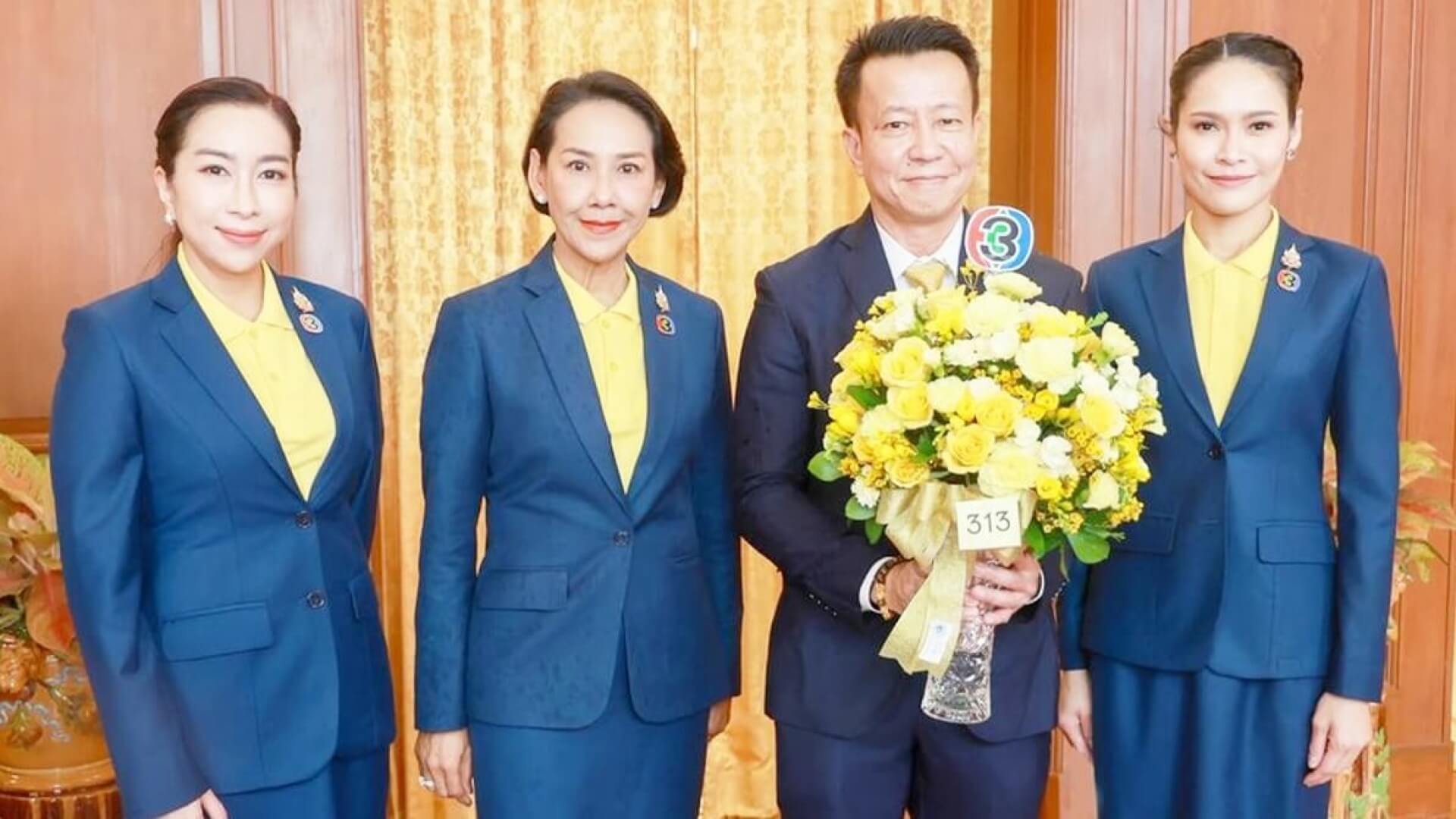 ช่อง 3 ถวายพระพร เฉลิมพระเกียรติพระบาทสมเด็จพระวชิรเกล้าเจ้าอยู่หัว เนื่องในโอกาสเฉลิมพระชนมพรรษา 6 รอบ