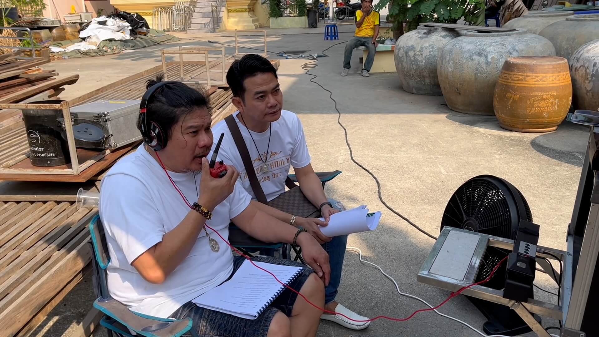 “นุ้ย เชิญยิ้ม” สุดปลื้มหวนคืนผู้กำกับหนังในรอบ 10 ปีพร้อมนำทีมตลกทั่วฟ้าเมืองไทยร่วมสร้างความฮาครั้งใหม่ กับหนังตลกล้อเลียนเรื่องล่าสุด “สัปเหน่อ” ทาง ทรูโฟร์ยู ช่อง 24 "นุ้ย เชิญยิ้ม" หรือ "ชูเกียรติ เอี่ยมสุข” ศิลปินตลกชื่อดัง นักแสดง พิธีกร ยูทูปเบอ