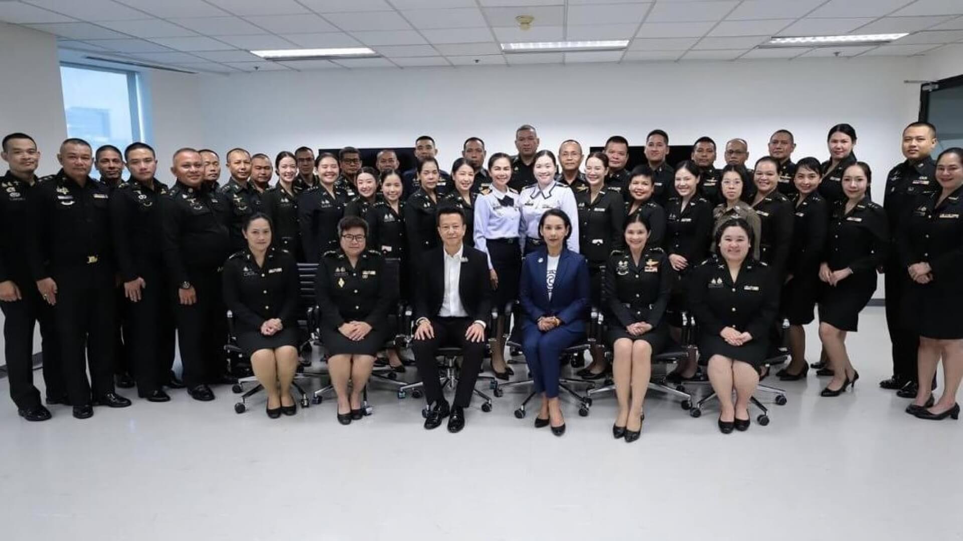 หลักสูตรนายทหารประชาสัมพันธ์ กรมกิจการพลเรือนทหารบก เยี่ยมชมการทำงานของช่อง 3