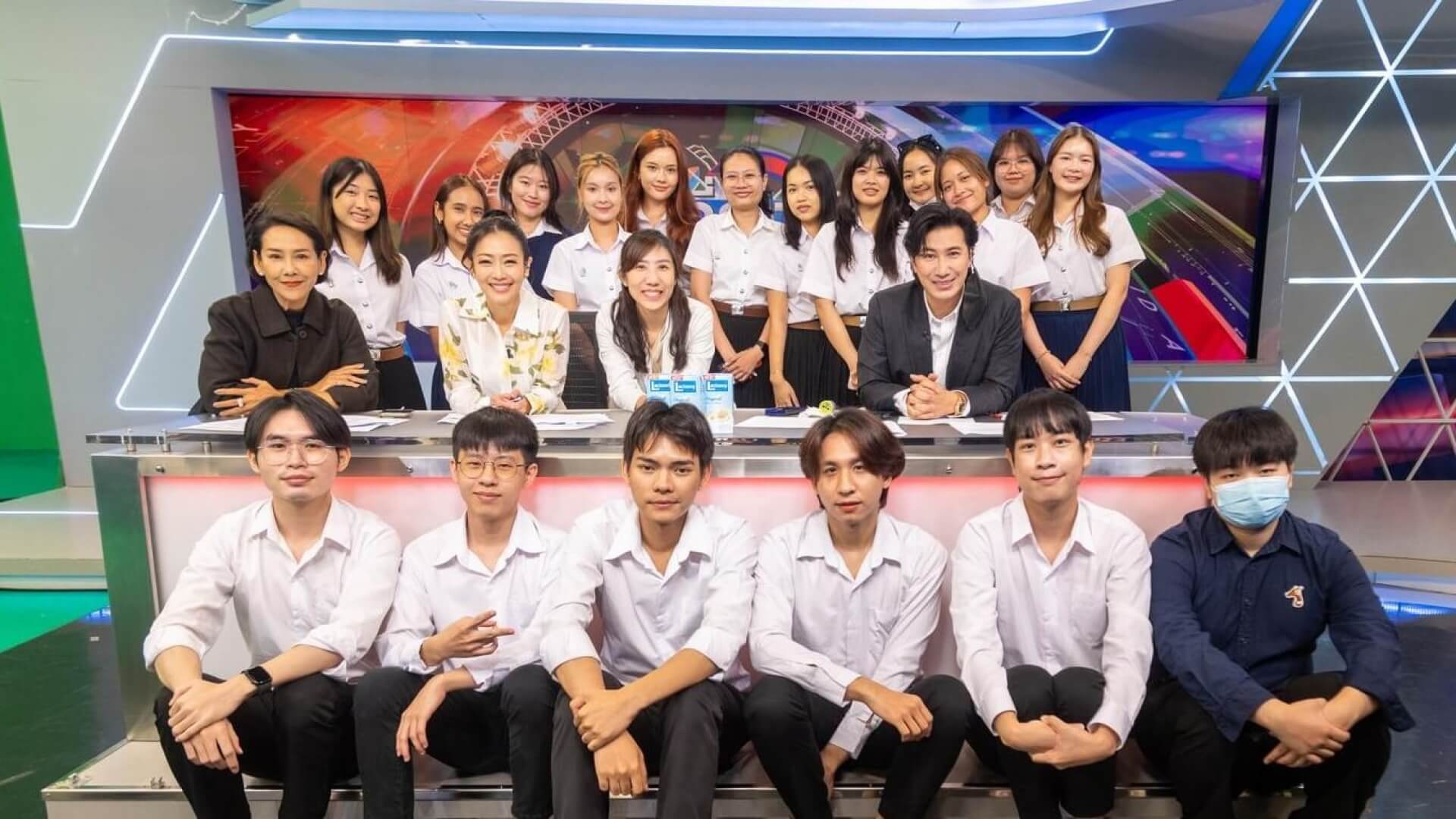 นิเทศศาสตร์ จุฬาฯ เยี่ยมชมช่อง 3 เสริมการเรียนรู้ด้านประชาสัมพันธ์ในสื่อมวลชน