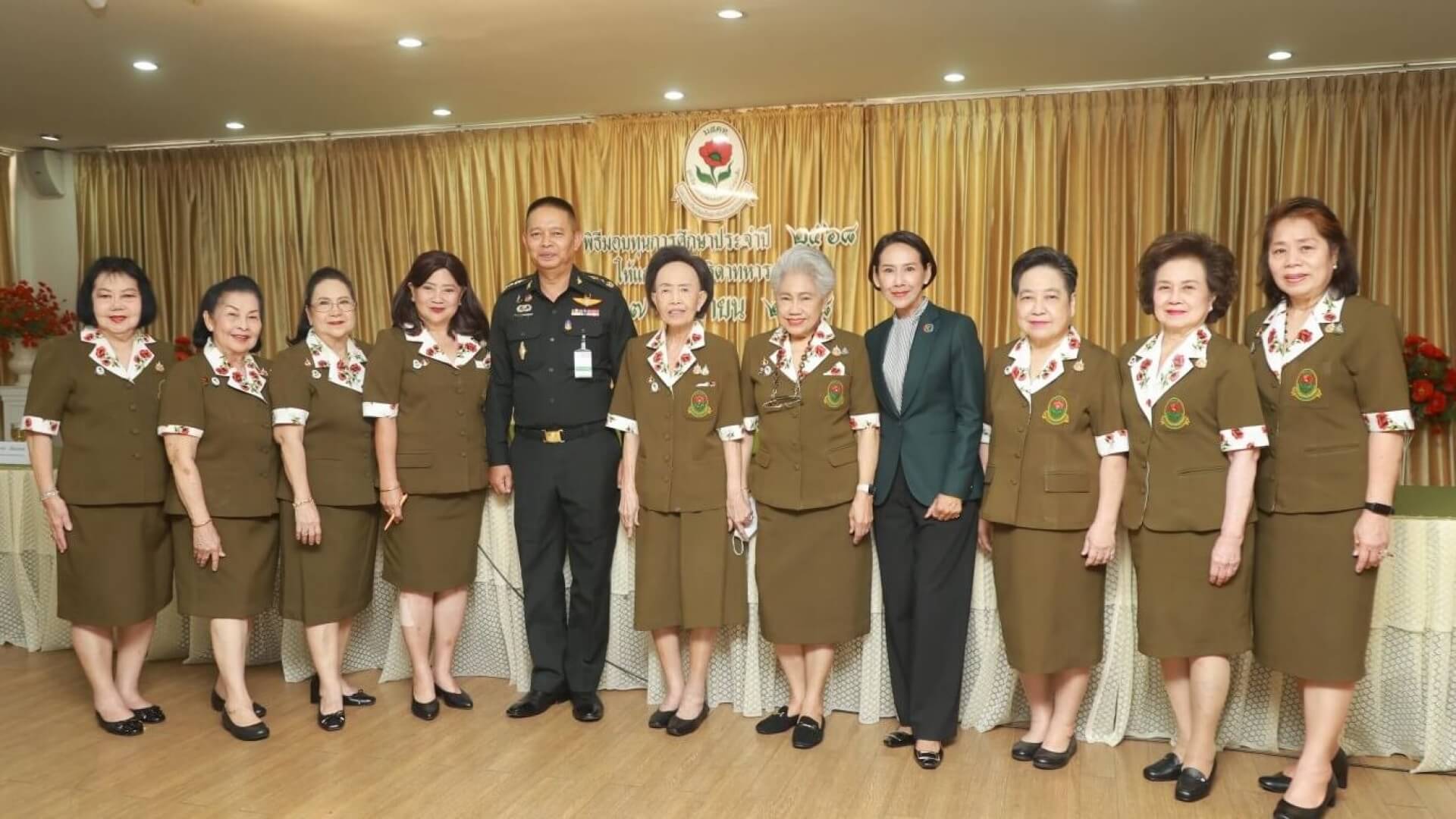 มูลนิธิสงเคราะห์ครอบครัวทหารผ่านศึก จัดพิธีมอบทุนการศึกษา  สร้างโอกาสเยาวชนเรียนดี แต่ขาดทุนทรัพย์